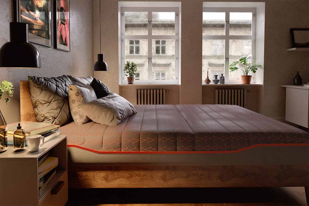 Матрас SomnArt Supreme Pocket Multilayer 160x200 с пеной памяти и с независимыми пружинами, высота 24 см, средней жесткости, на кровати 2