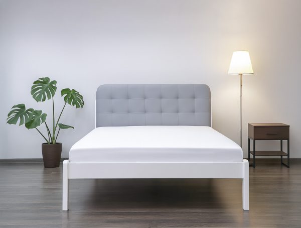 Деревянная кровать Калифорния из массива бука 180x200, белого цвета от Mebli Lev- Iason Mobila