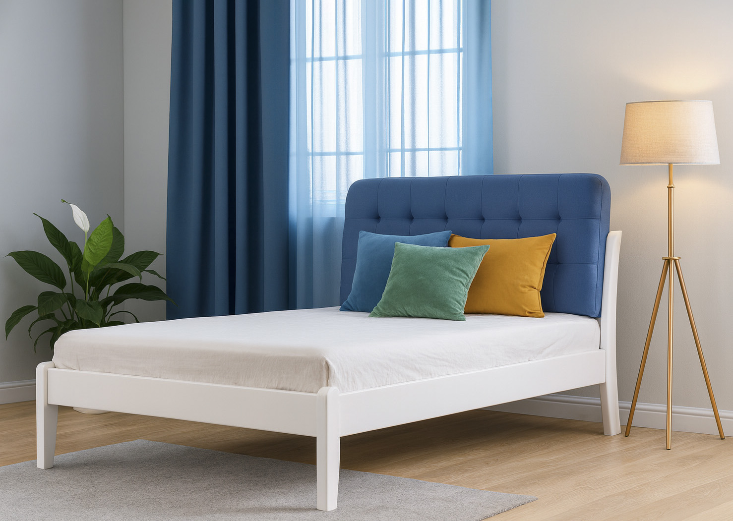 Pat California alb, din lemn de fag, cu tăblie moale de culoare albastră, dimensiune 140×200 cm